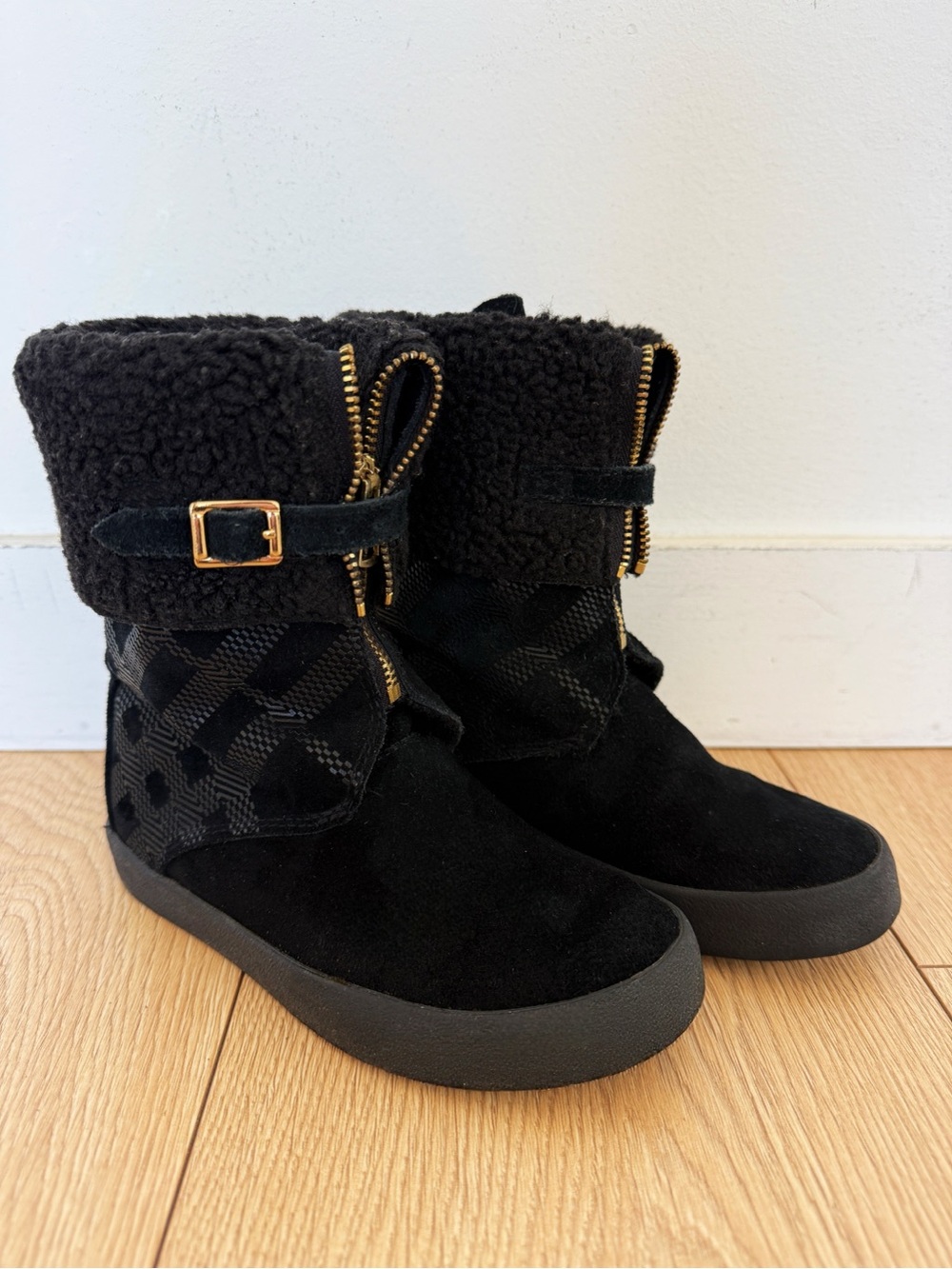 Burberry Kids leather/Shearling extendable Boots